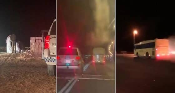 شاهد.. لحظة مطاردة الشرطة لسائق باص مدرسي متهور بحائل