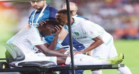 إصابة المولد وتفاريس تهدد مشاركتهما في لقاء الأهلي والهلال