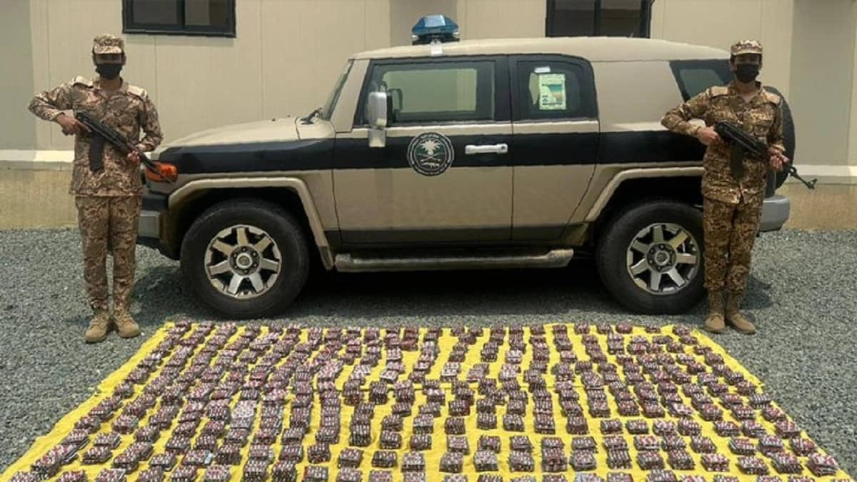 إحباط تهريب 37498 قرصًا خاضعًا لتنظيم التداول الطبي بجازان