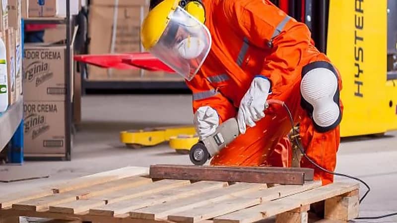 26 خطراً تهدد صحة وسلامة الموظفين