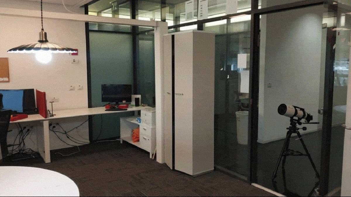 تحذيرات من تقنية lamphone التجسسية