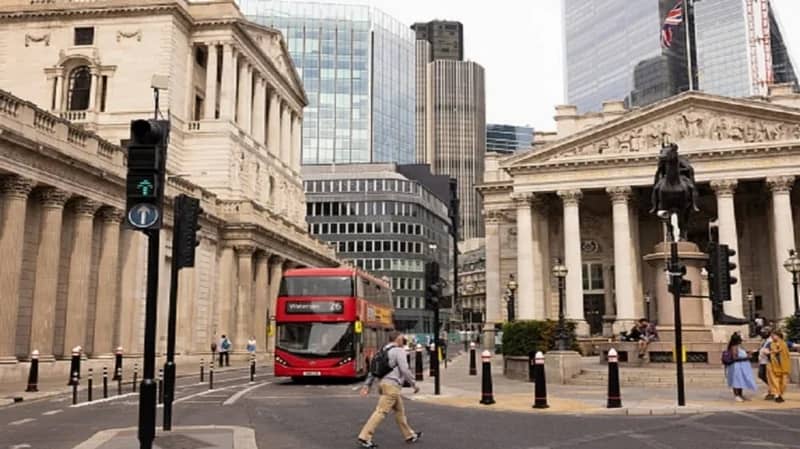 غلاء المعيشة يدفع نساء بريطانيا للعمل في الدعارة