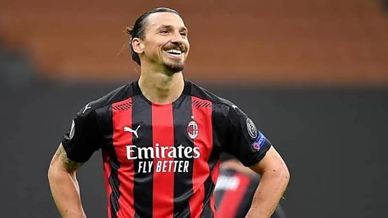 إبراهيموفيتش يحتفل بعيد ميلاده بإهداء نفسه سيارة فارهة (صورة)