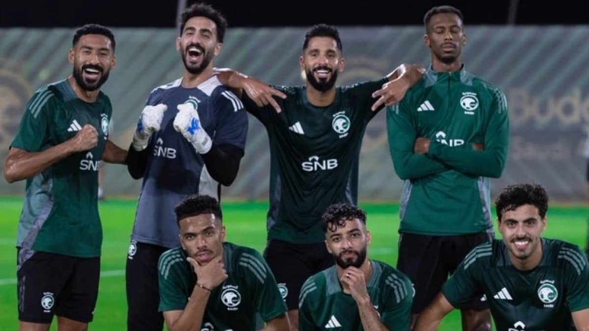 الأخضر يبدأ معسكر جدة استعدادًا للملحق الآسيوي