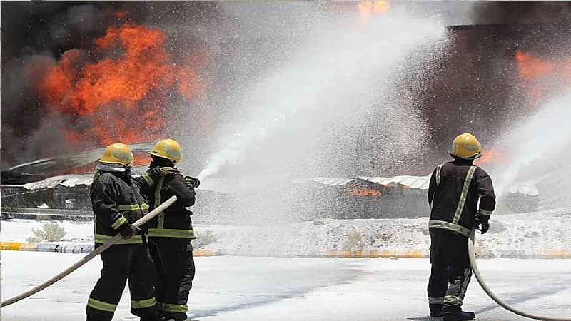 إخماد حريق في محطة محروقات بدومة الجندل..صور