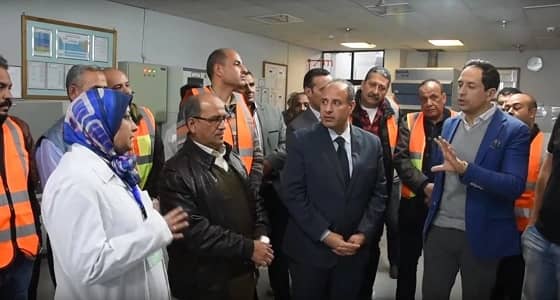 بالفيديو.. " مياه مسممة خضراء "  تثير الذعر بين أهالي الأسكندرية في مصر