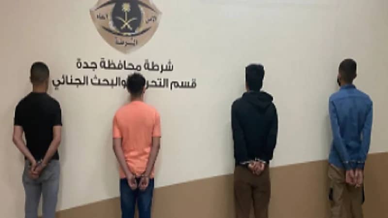 القبض على 4 مخالفين سرقوا محال تجارية في مكة
