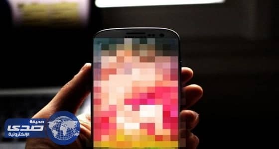 ضبط مراهق يستخدم صورا خليعة في الابتزاز