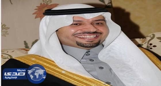 بالفيديو.. أمير الحدود الشمالية يلتقط الصور التذكارية مع الأطفال