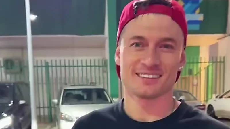 أليوسكي يُردد : للأهلي جينا .. فيديو