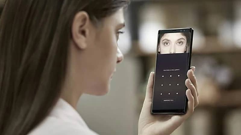 «فيسبوك» يحذف مليار بصمة وجه