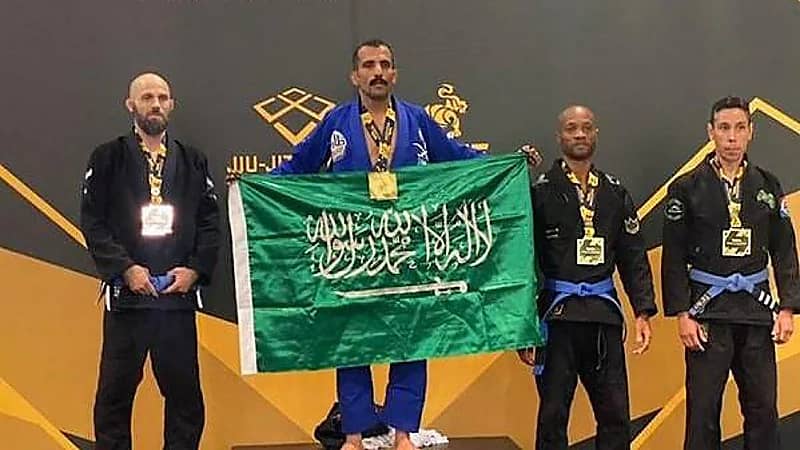 "اليامي" يحصل على الميدالية الذهبية في "الجوجيتسو" بأمريكا (فيديو)