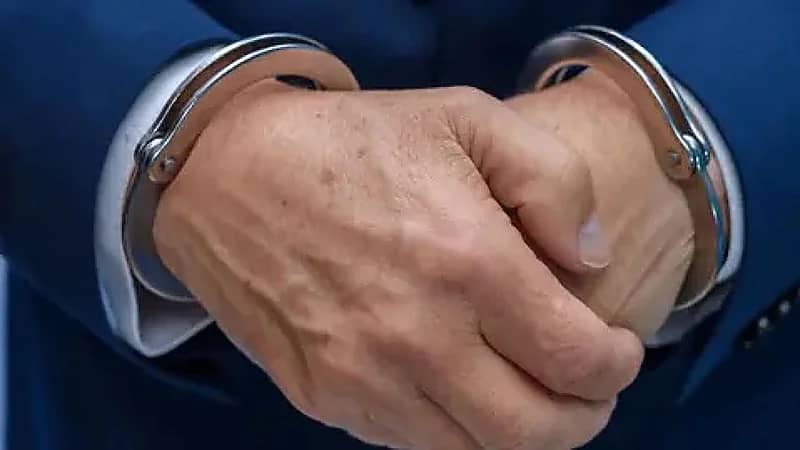 مشاجرة تنتهي بمقتل شاب على يد والده المسن