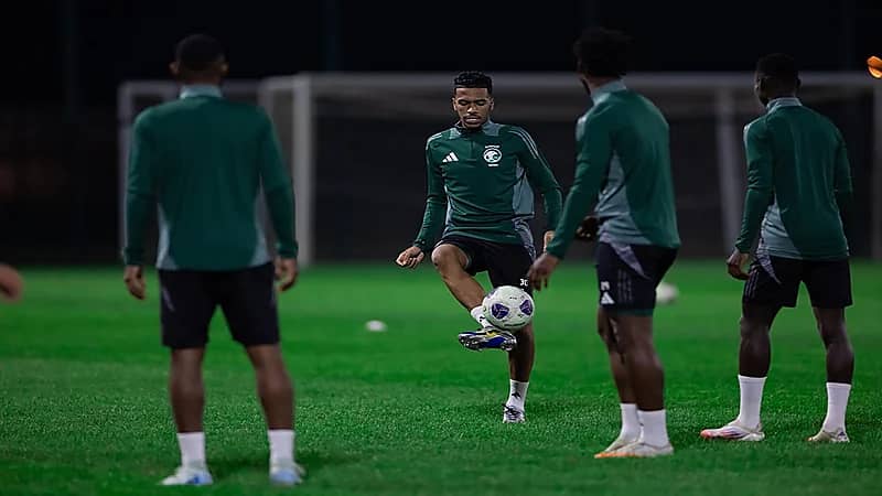 الأخضر يرفع استعداده لمواجهة الصين