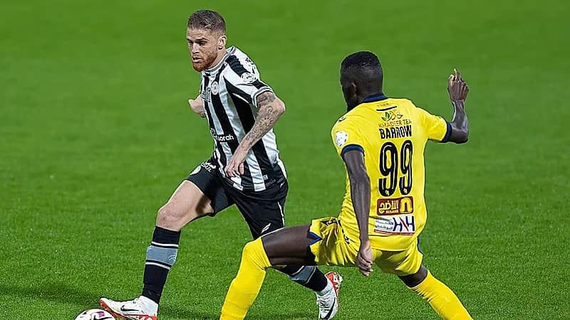 الشباب يطلب 5 ملايين يورو من أجل بيع جوستافو كويلار لـ كورينثيانز