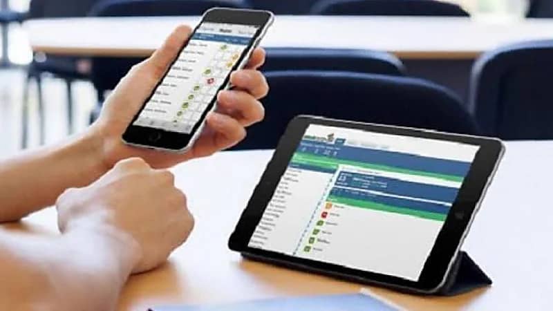 ‏طالب يبعث رسالة طريفة لزملائه بعد تكليفه رئيسًا للشعبة: اتبعوا تعليماتي كي لا اطردكم