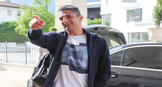 بالصور.. رازفان لوشيسكو يصل مقر إقامة بعثة الهلال في النمسا