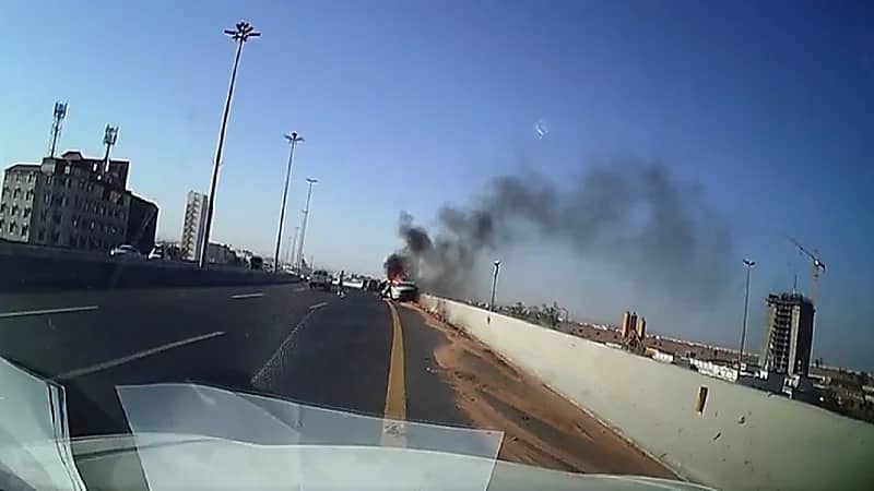 وفاة قائد سيارة في حادث مروع بحائل .. فيديو