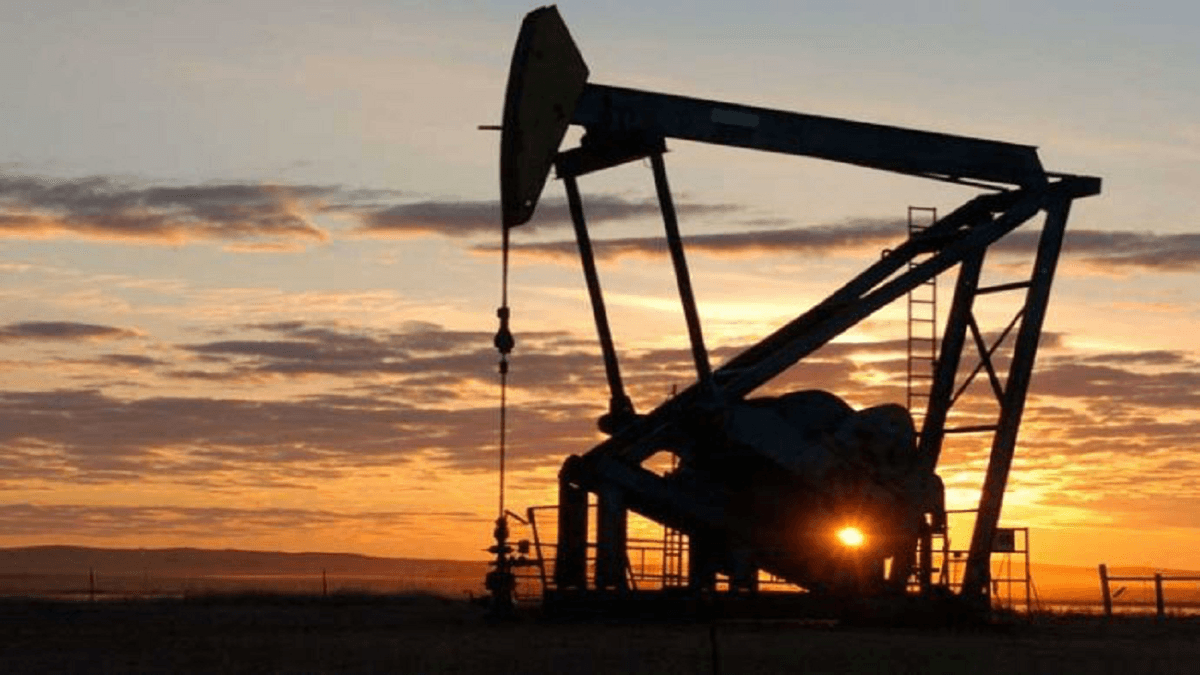 أسعار النفط تصعد أكثر من 2.5%