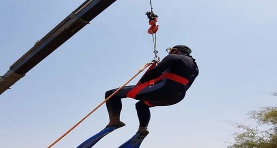 بالصور.. مدني البرك ينتشل جثة شاب سقط في بئر زراعية