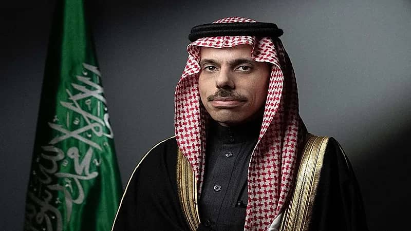 وزير الخارجية يبحث العلاقات الثنائية بنظيره الإيراني