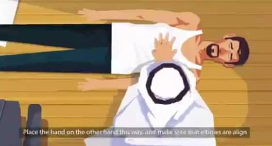 بالفيديو.. " الهلال الأحمر ": إزالة الملابس من صدر المصاب لإسعافه بواسطة الإنعاش القلبي