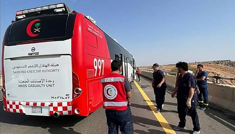 وفاة ٨ أشخاص وإصابة ٤٣ آخرون إثر انقلاب باص على طريق الهجرة