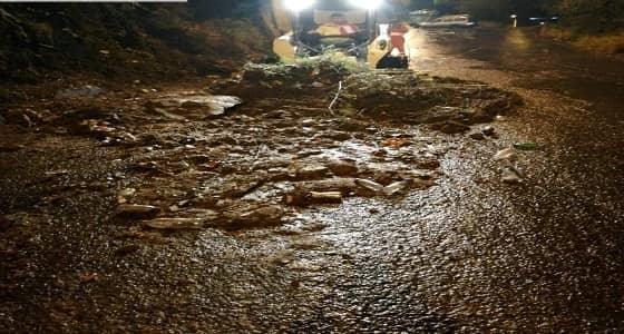 انهيار وانقطاع طرق بفيفاء بسبب الأمطار الغزيرة