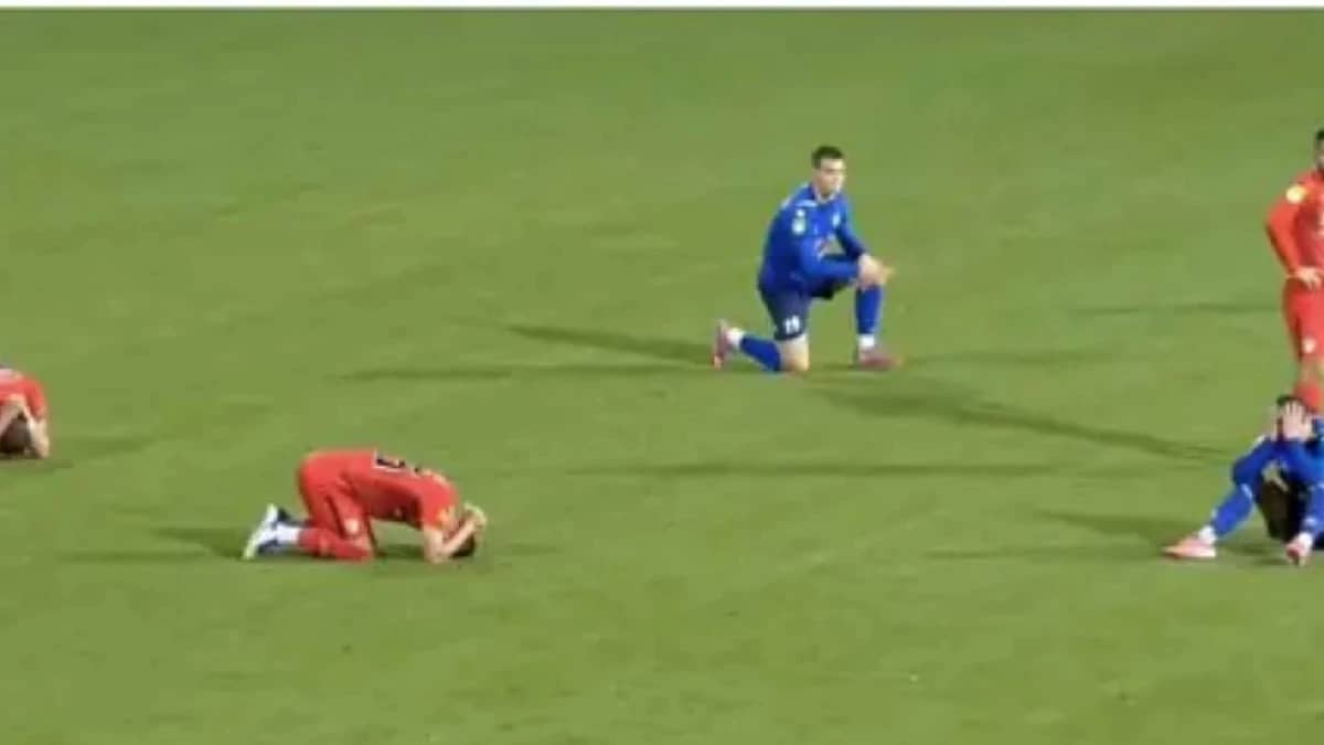 وفاة مدرب أثناء مباراة بالدوري الصربي .. فيديو