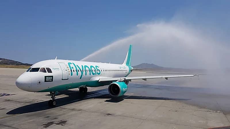 طائرة تعود إلى مطار القاهرة لإنقاذ حياة مواطن