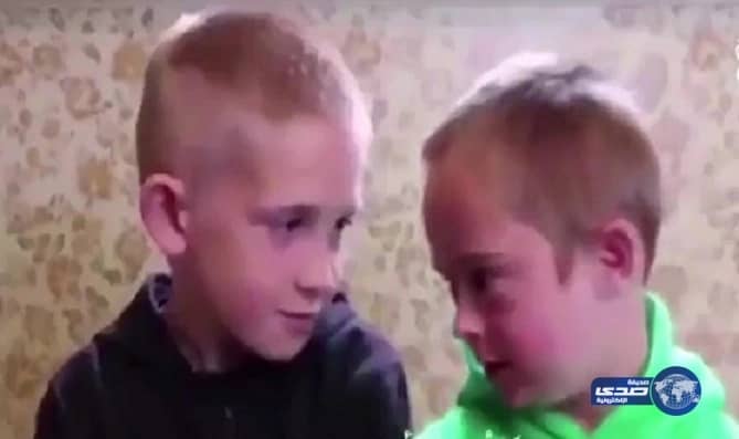 شاهد.. كيف تحدث طفل الخمس سنوات عن أخيه المصاب  بـ" متلازمة- داون"