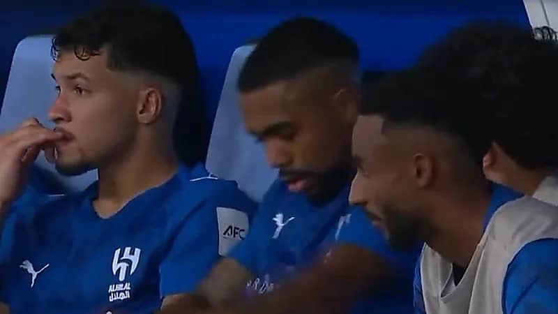 غضب مالكوم عقب استبداله أمام الدحيل .. فيديو