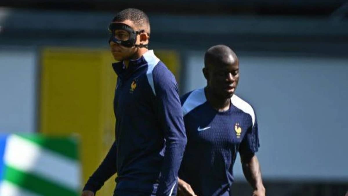 مبابي يوجه رسالة مؤثرة لكانتي: وجودك يصنع الفارق في منتخب فرنسا