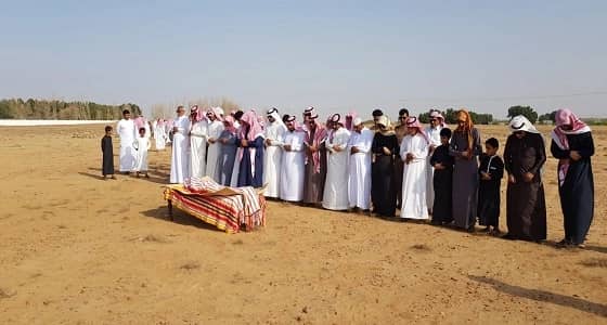 بالصور.. تشييع جثمان الطالب الحكمي بعد ساعات من رحيل والده في حادث سير بصامطة  