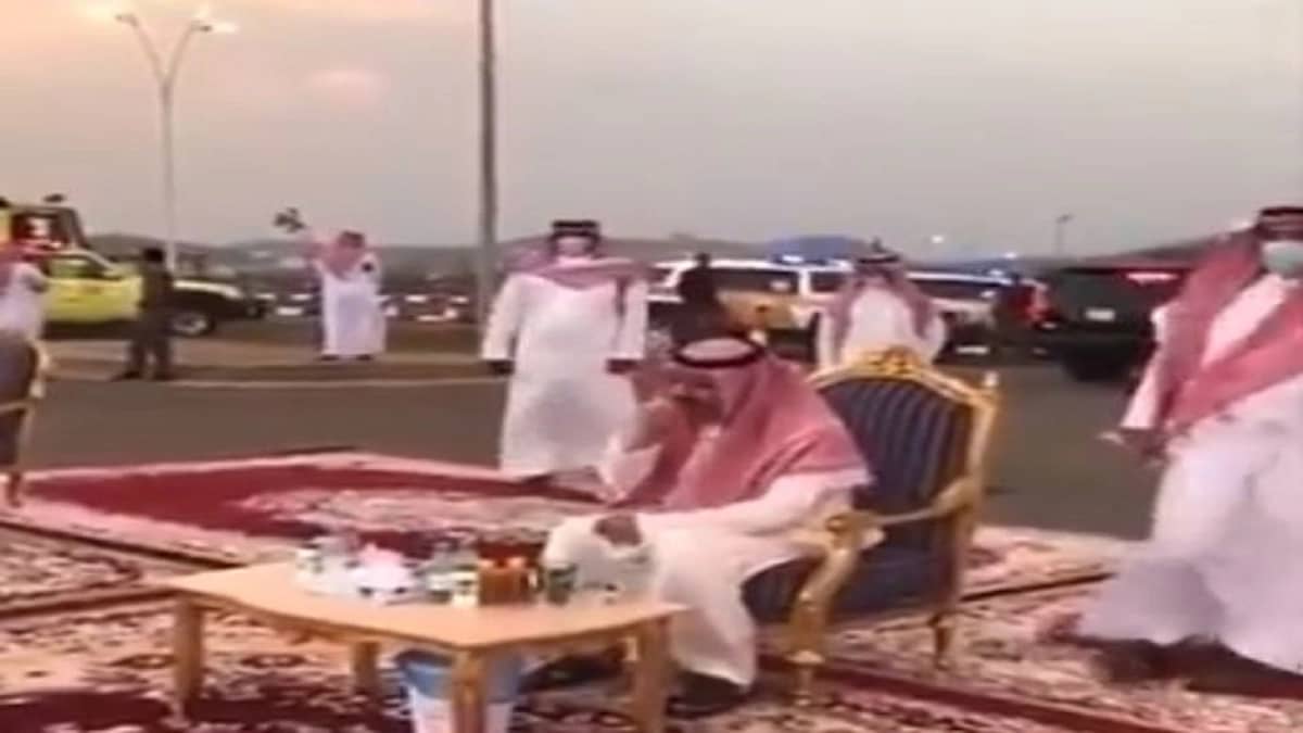 بالفيديو.. أمير الباحة يشارك رجال الأمن الإفطار مع تطبيق التباعد