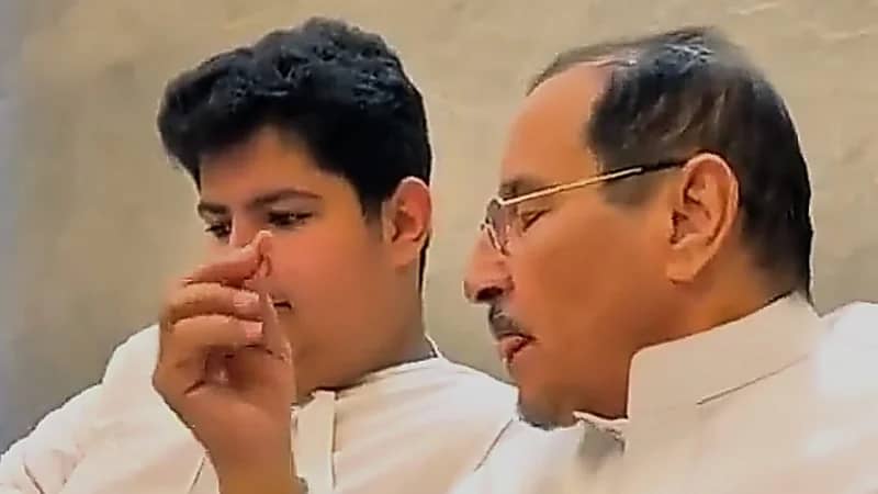 والد عبدالملك الهبدان يوجه نصائح مؤثرة لابنه حول الخوف من المستقبل..  فيديو