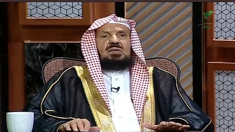 المنيع يوضح حكم تكليف شخص بشراء سيارة لبيعها بالتقسيط