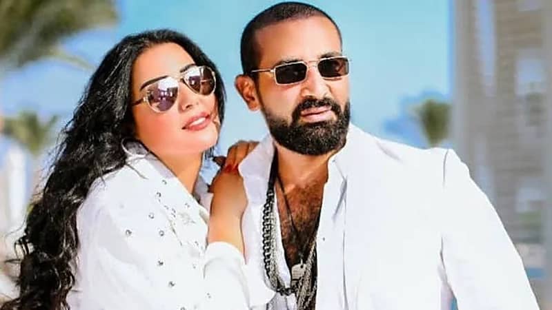 معركة كلامية جديدة بين أحمد سعد وسمية الخشاب