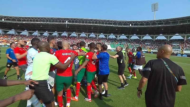 اشتباكات بالأيدي في مباراة المغرب والكونغو .. فيديو