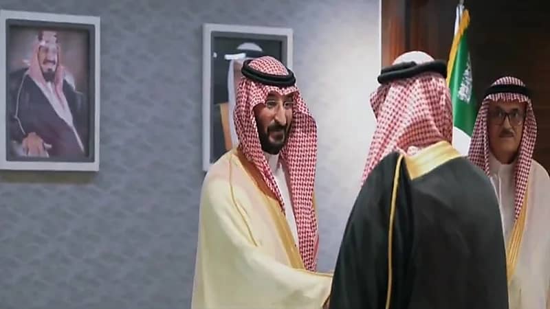 وزير الحرس الوطني يستقبل قادة الوزارة وكبار مسؤوليها.. فيديو