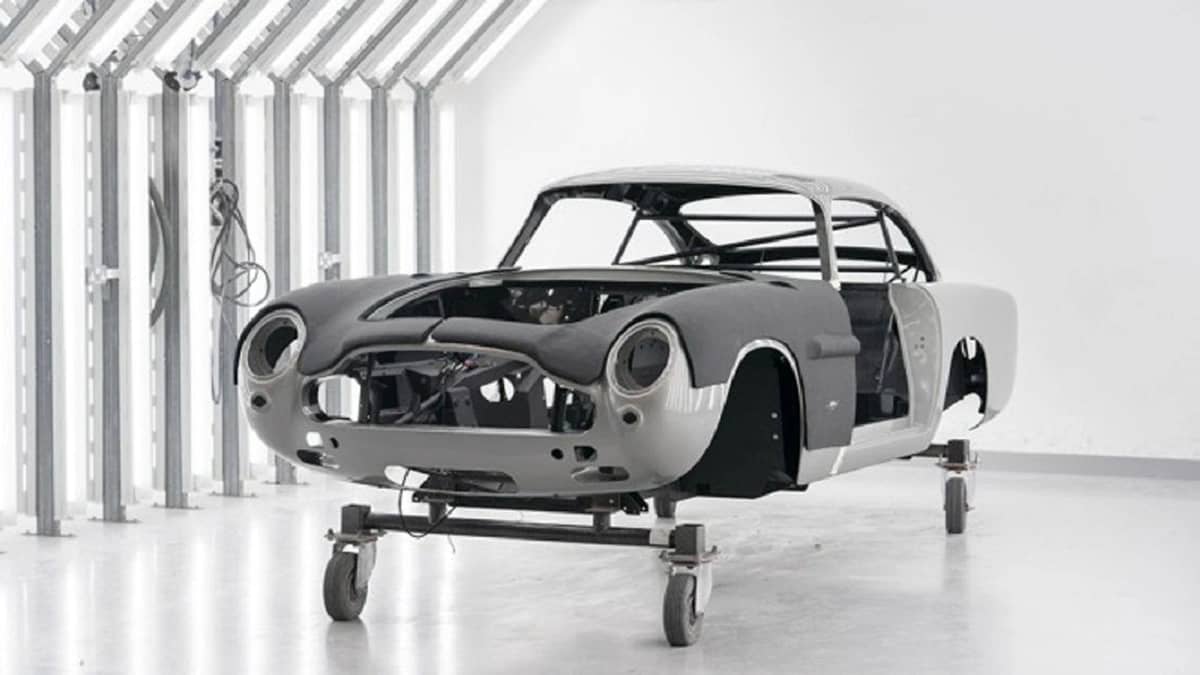 «أستون مارتن» تستأنف إنتاج سيارة جيمس بوند بعد نصف قرن