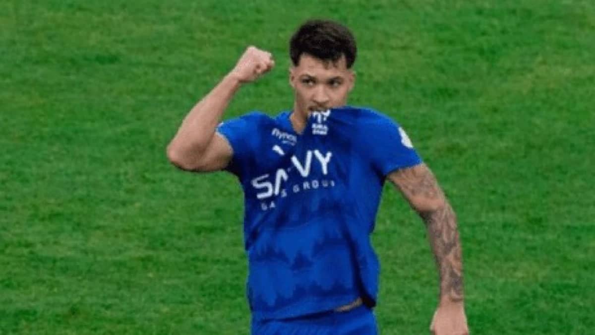 موقف  فلامينغو من التعاقد مع محترف الهلال