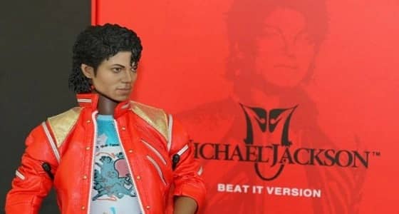 فتاة تلجأ للتنويم المغناطيسي بسبب خوفها من " مايكل جاكسون "