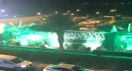 بالفيديو.. مسيرة كبرى تجوب كورنيش جدة حاملة علم المملكة