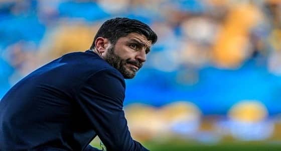 الشباب يرغب في التعاقد مع مدرب التعاون لقيادة الفريق