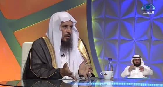 " الخثلان " يحسم الجدل بخصوص زيارة المرأة للقبور