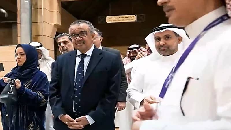 بالفيديو .. مدير "الصحة العالمية" يزور منطقة المربع برفقة وزير الصحة