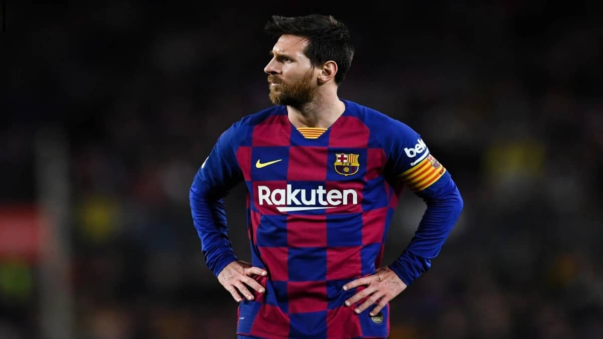 ميسي يهدد بالرحيل عن برشلونة