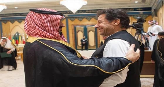 رئيس وزراء باكستان.. الغرب يسئ لنبينا الكريم ونحن مكتوفي الأيدي