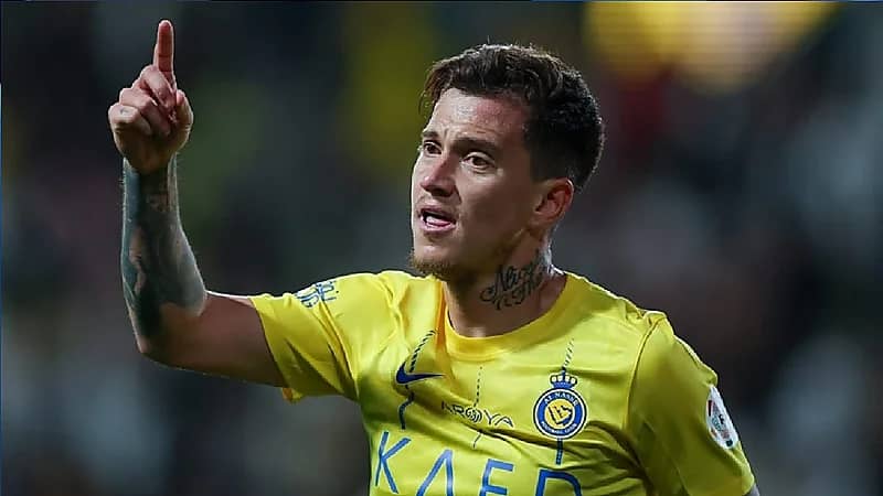 أوتافيو يصل معسكر النصر في البرتغال